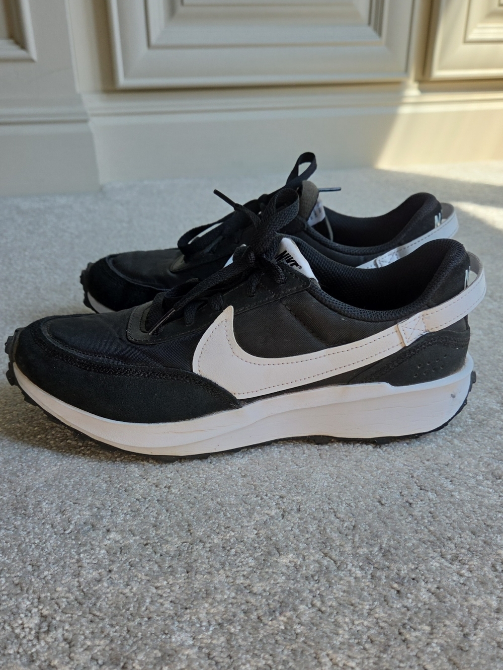 Nike Waffle Debut Women's Black White Sneakers Size 9.5 - Picture 1 of 9